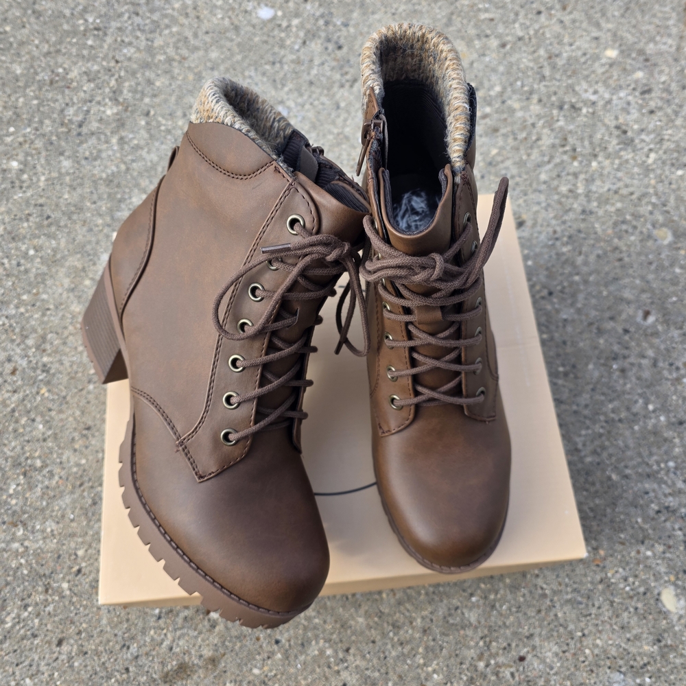 SODA Brown Lace-Up Ankle Women Size 10 Boots